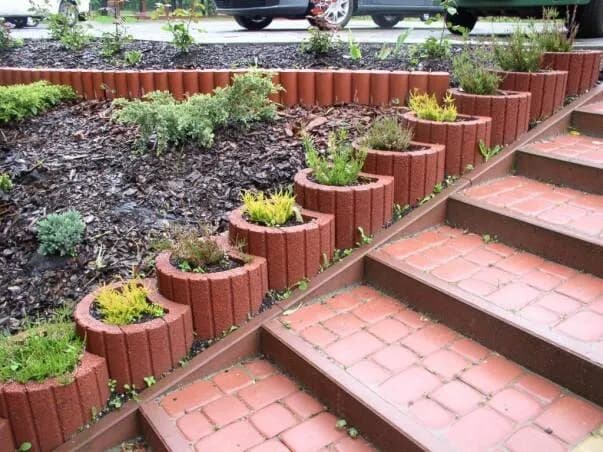 Jak układać gazony ogrodowe - uniknij najczęstszych błędów i zyskaj piękny trawnik