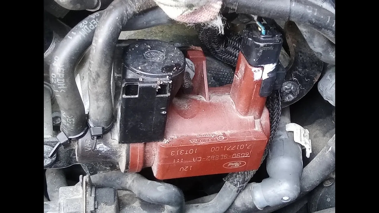Jak podłączyć zawór podciśnienia turbiny w Ford Focus 1.6 TDCi - krok po kroku