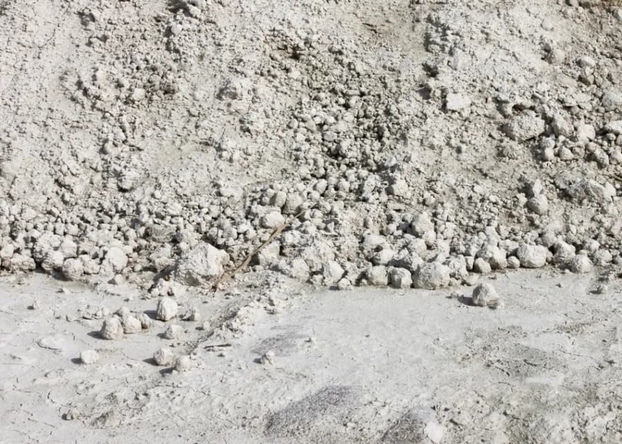 Czy wapno hydratyzowane można stosować w ogrodzie? Odkryj jego korzyści