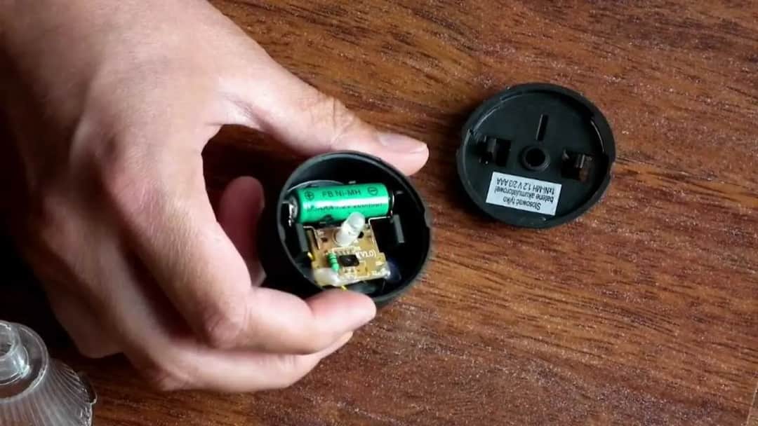 Jak naprawić lampki solarne ogrodowe - uniknij najczęstszych problemów